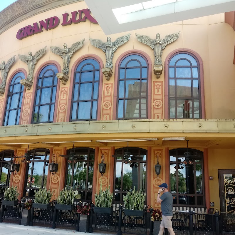 Grand Lux Cafe