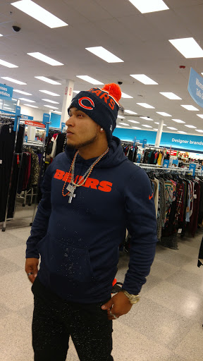 Clothing Store «Ross Dress for Less», reviews and photos, 1720 Douglas Rd, Oswego, IL 60543, USA