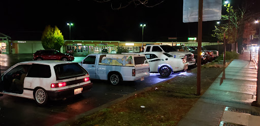 Grocery Store «Safeway», reviews and photos, 845 S Main St, Willits, CA 95490, USA