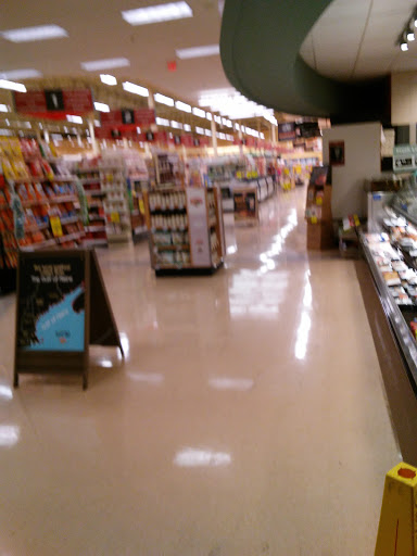 Grocery Store «Hannaford Supermarket», reviews and photos, 2 Freetown Rd #27, Raymond, NH 03077, USA