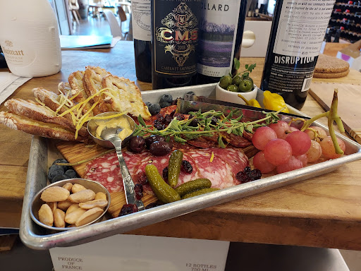 Wine Store «Blackbird Wine Shop», reviews and photos, 4323 NE Fremont St, Portland, OR 97213, USA