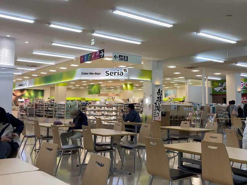 セリア スーパービバホーム長津田店