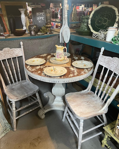Shabby Chic’s and Antiques