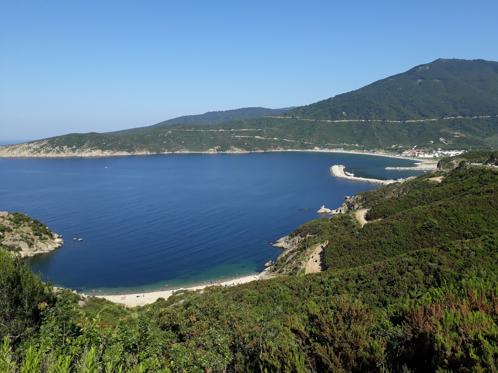 Turanköy Plajı'in fotoğrafı turkuaz saf su yüzey ile