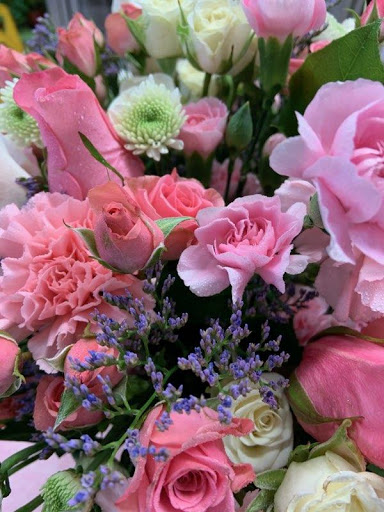 Dried Flower Shop «Creative Flower And Gift Shop», reviews and photos, 84-48 Eliot Ave, Middle Village, NY 11379, USA