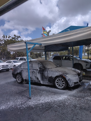 ANACO CAR WASH en Hialeah