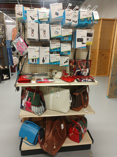 Flea Market «Peddlers Market», reviews and photos, 501 Euclid Ave, Colonial Beach, VA 22443, USA