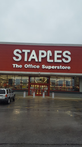 Staples, 2636 N Kansas Expy, Springfield, MO 65803, USA, 