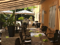 Atmosphère du Restaurant Provençal La Margelle à Saint-Saturnin-lès-Avignon - n°13