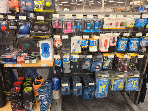 Camping Store «REI», reviews and photos, 1165 Perimeter Center W #200, Atlanta, GA 30338, USA