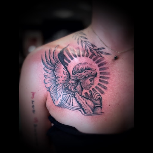 Explore easy tattoo ideas for beginners, creative tattoo ideas in Honolulu, available at Aloha Tattoo Waikiki Hilton Hawaiian Village Rainbow Bazaar