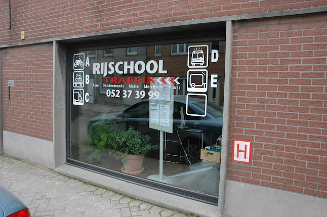 Reacties en beoordelingen van Rijschool Traffix Merchtem