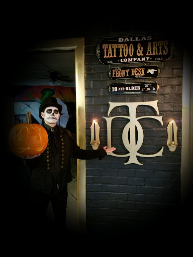 Tattoo Shop «Dallas Tattoo & Arts Company», reviews and photos, 2712 Live Oak St, Dallas, TX 75204, USA