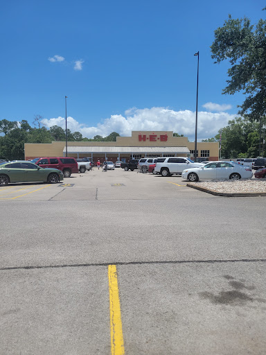 Grocery Store «H-E-B Grocery», reviews and photos, 2424 N 16th St, Orange, TX 77630, USA