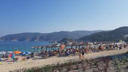 Photo de Kalamitsi Beach zone des équipements
