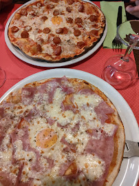 Plats et boissons du Pizzeria Le Napoli à Alençon - n°2