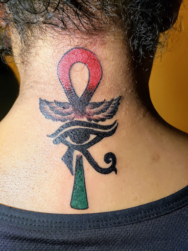 Tattoo Shop «Hollyweird Tattoos», reviews and photos, 569 GA-138, Jonesboro, GA 30236, USA