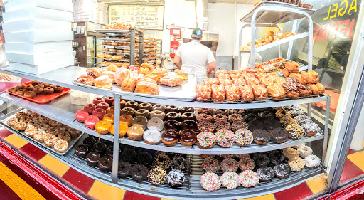 Donut Hut, 2025 W Magnolia Blvd, Burbank, CA 91506, USA, 