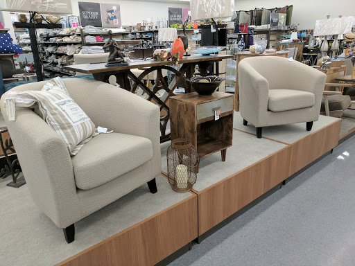 Home Goods Store «Tuesday Morning», reviews and photos, 1695 McFarland Blvd B, Northport, AL 35476, USA