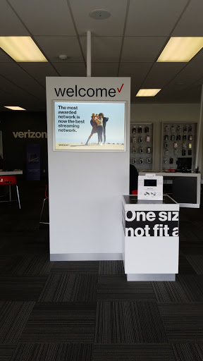 Cell Phone Store «Verizon Authorized Retailer, TCC», reviews and photos, 2020 E Markland Ave, Kokomo, IN 46901, USA