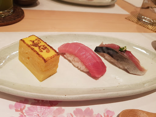 Kabuto-edomae sushi