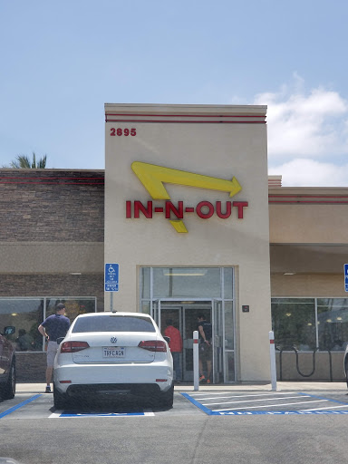 Shopping Mall «The District», reviews and photos, 2437 Park Ave, Tustin, CA 92782, USA