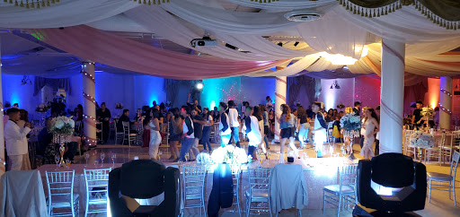 Shopping Mall «City Shopping Center», reviews and photos, 2201 Long Beach Blvd, Compton, CA 90221, USA