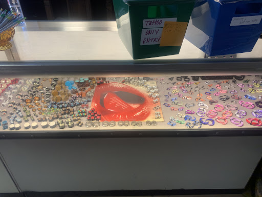 Tattoo Shop «Cross Roads Tattoo and Piercing», reviews and photos, 2070 Texas Ave, Bridge City, TX 77611, USA