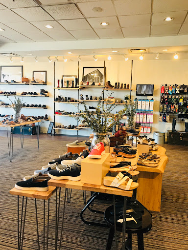 Shoe Store «Benjamin Lovell Shoes», reviews and photos, 525 Glen Eagle Square, Glen Mills, PA 19342, USA