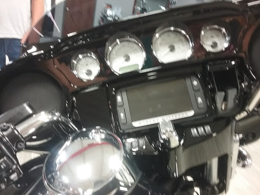Motorcycle Dealer «Phantom Harley-Davidson», reviews and photos, 291 N Cypress Dr, Manteno, IL 60950, USA