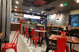 Pizza Hut Núi Thành image