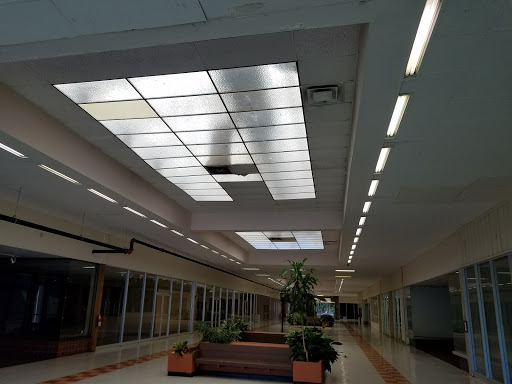 Shopping Mall «Innsbruck Mall», reviews and photos, 85 Tunnel Rd #40, Asheville, NC 28805, USA