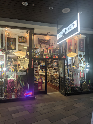 Shopping Mall «Arizona Center», reviews and photos, 400 E Van Buren St, Phoenix, AZ 85004, USA