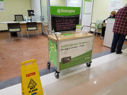 Supermarket «Giant Eagle Supermarket», reviews and photos, 909 E Main St, Ravenna, OH 44266, USA