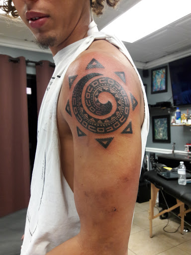 Tattoo Shop «Aces High Tattoo Lake Worth», reviews and photos, 407 S Dixie Hwy, Lake Worth, FL 33460, USA