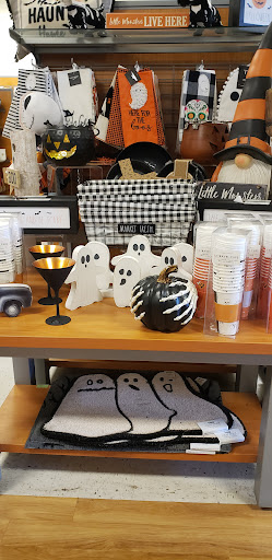 Department Store «T.J. Maxx», reviews and photos, 1600 SE Rd, Farmington, CT 06032, USA