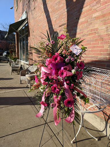 Florist «Buss Flower Shop», reviews and photos, 322 N Milwaukee Ave, Libertyville, IL 60048, USA