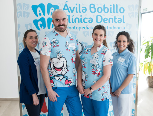 Ávila Bobillo Clínica Dental. - Calle Callejoncillo, Pl. Mayor, 2, 11130 Chiclana de la Frontera, Cádiz