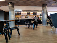Atmosphère du Restaurant servant le petit-déjeuner Starbucks Pathé Gare Du Sud à Nice - n°3