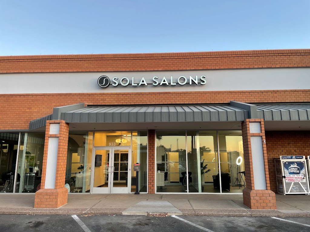Sola Salon Studios 85282