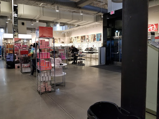 Department Store «Century 21 Department Store», reviews and photos, 651 Kapkowski Rd, Elizabeth, NJ 07201, USA