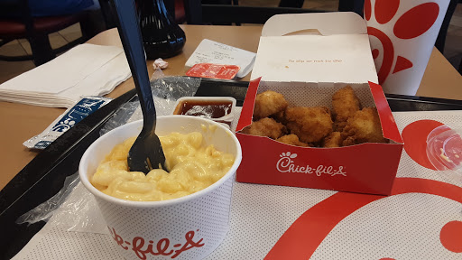 Fast Food Restaurant «Chick-fil-A», reviews and photos, 340 Eisenhower Dr, Hanover, PA 17331, USA