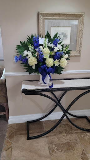 Florist «Pretty Petals Floral Boutique», reviews and photos, 2932 Hillcrest Dr, San Antonio, TX 78201, USA