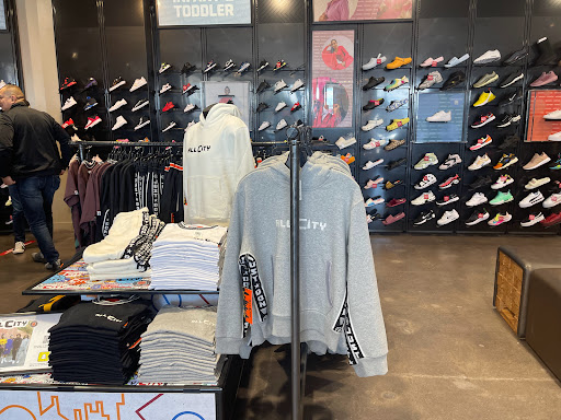 Shoe Store «Foot Locker», reviews and photos, 990 Gulfgate Center Mall, Houston, TX 77087, USA