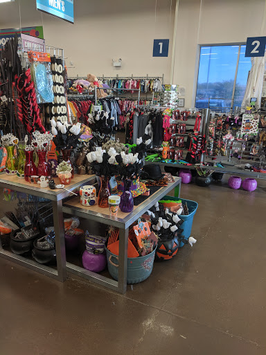 Thrift Store «Rappahannock Goodwill Industries:- Harrison Crossing Store», reviews and photos, 7101 Harrison Rd, Fredericksburg, VA 22407, USA