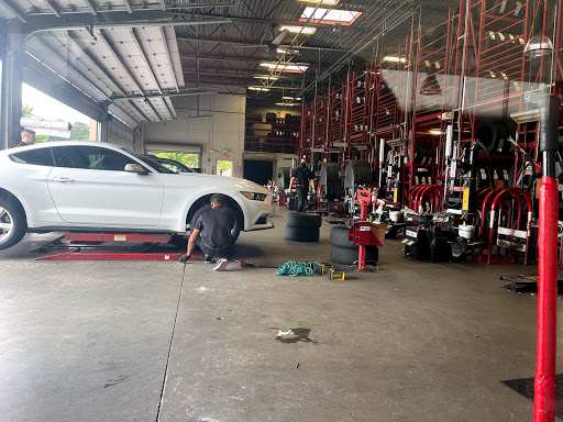 Tire Shop «Discount Tire Store - Loganville, GA», reviews and photos, 360 Athens Hwy, Loganville, GA 30052, USA