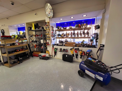 Pawn Shop «Silver Lining Jewelry & Loan», reviews and photos, 2122 NE Sandy Blvd, Portland, OR 97232, USA