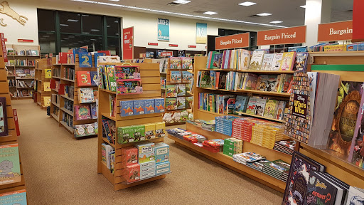 Book Store «Barnes & Noble», reviews and photos, 728 Waukegan Rd, Deerfield, IL 60015, USA