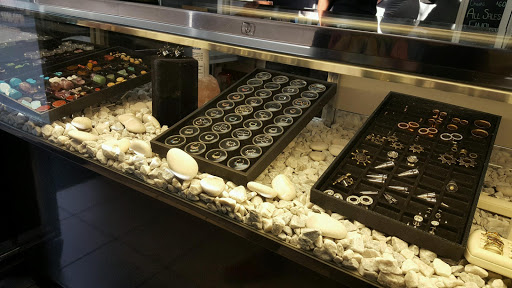 Body Piercing Shop «Artisan Body Piercing And Tattoo», reviews and photos, 5720 Hoggard Rd, Norfolk, VA 23502, USA