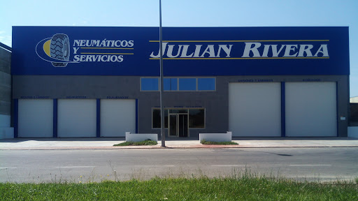 Neumáticos y Servicios Julian Rivera, S.L. contacto